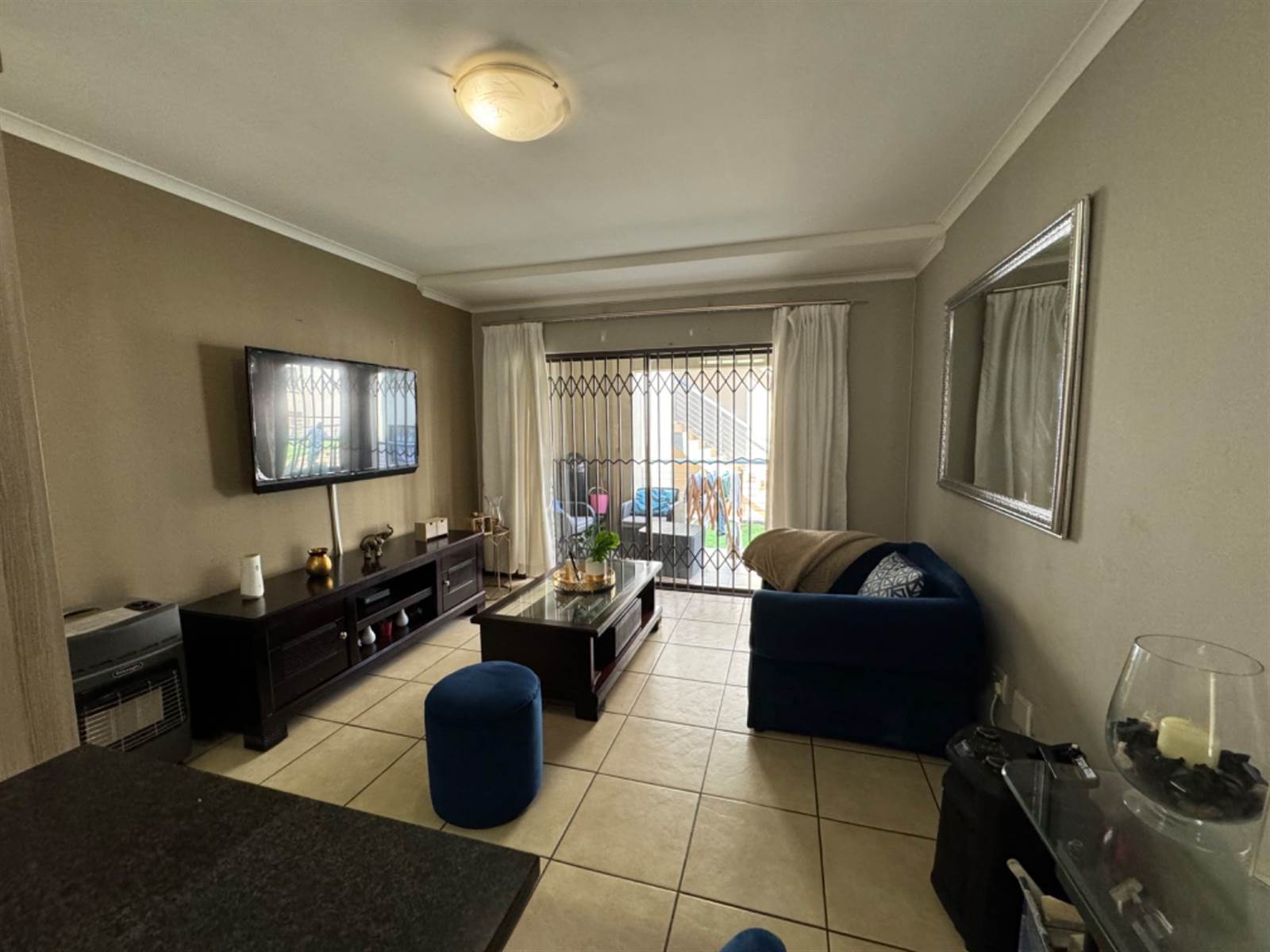 3 Bed Apartment in Ruimsig photo number 5