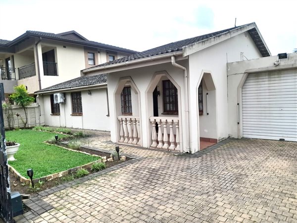 4 Bedroom House 4 Bedroom House