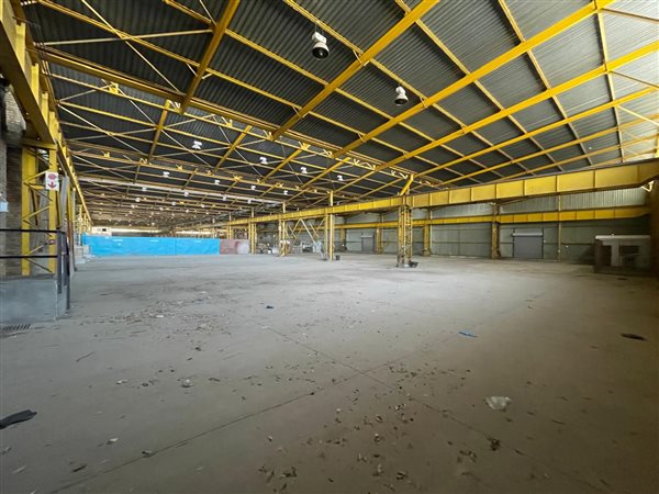 8 500  m² Industrial space