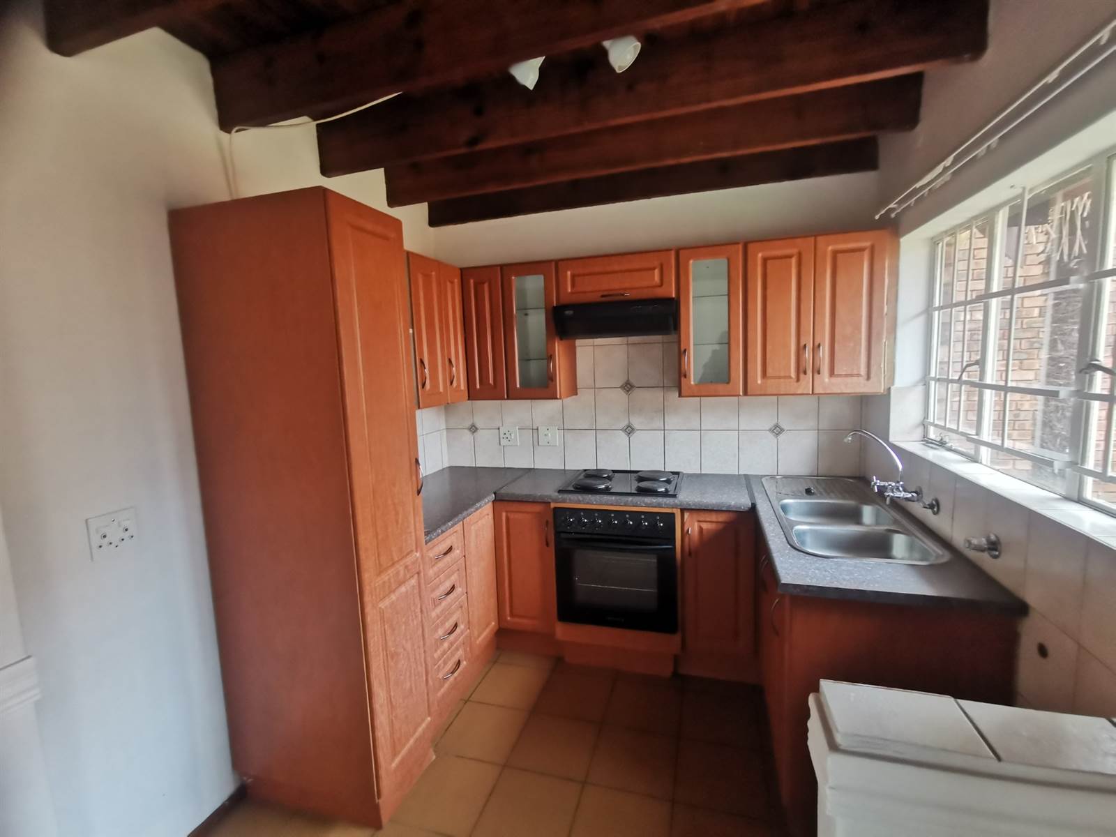 3 Bed Townhouse in Centurion CBD photo number 5