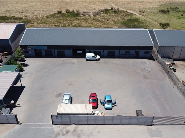 650  m² Commercial space