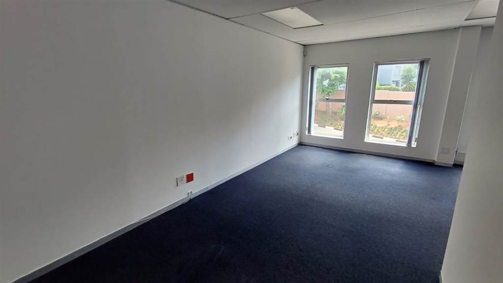 100.3  m² Commercial space in North Riding photo number 12
