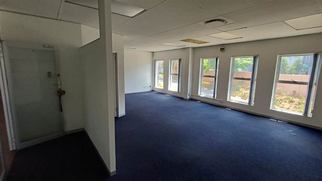 100.3  m² Commercial space in North Riding photo number 16