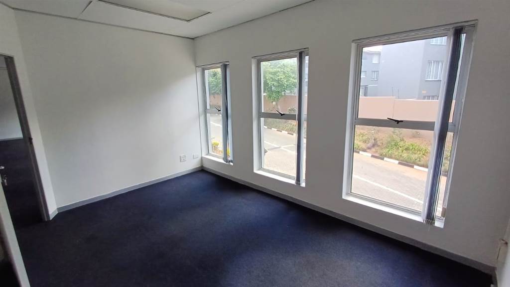 100.3  m² Commercial space in North Riding photo number 2