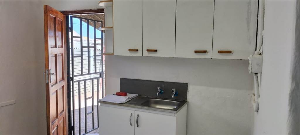 2 Bed House in Riverlea photo number 9