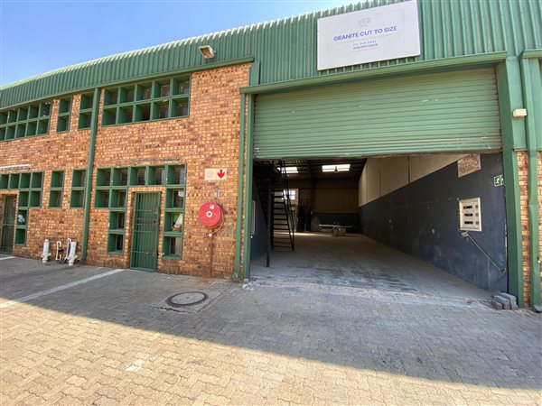 293  m² Industrial space