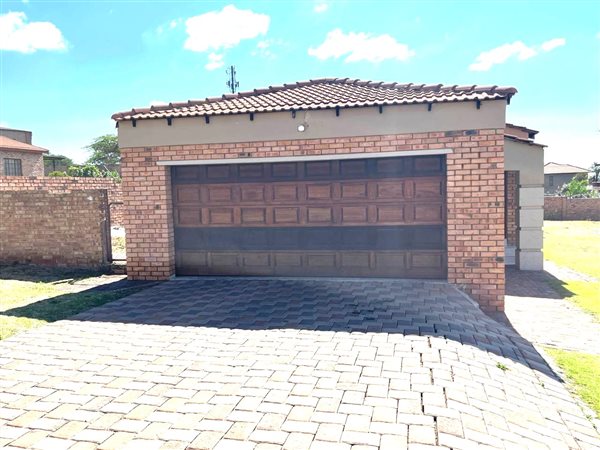 3 Bedroom House 3 Bedroom House