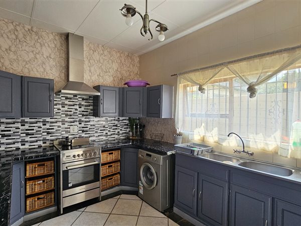 3 Bedroom House 3 Bedroom House