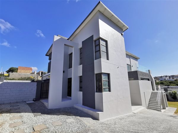 5 Bedroom House 5 Bedroom House