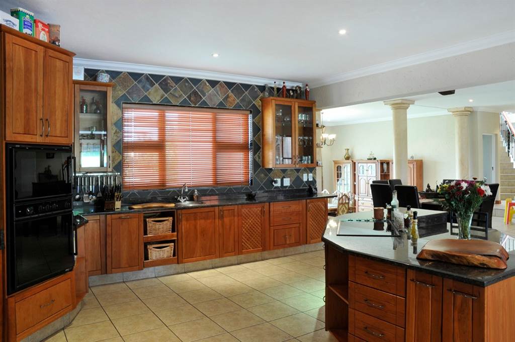 5 Bed House in Mooikloof Equestrian Estate photo number 12