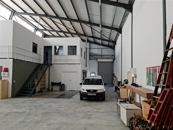 494  m² Industrial space