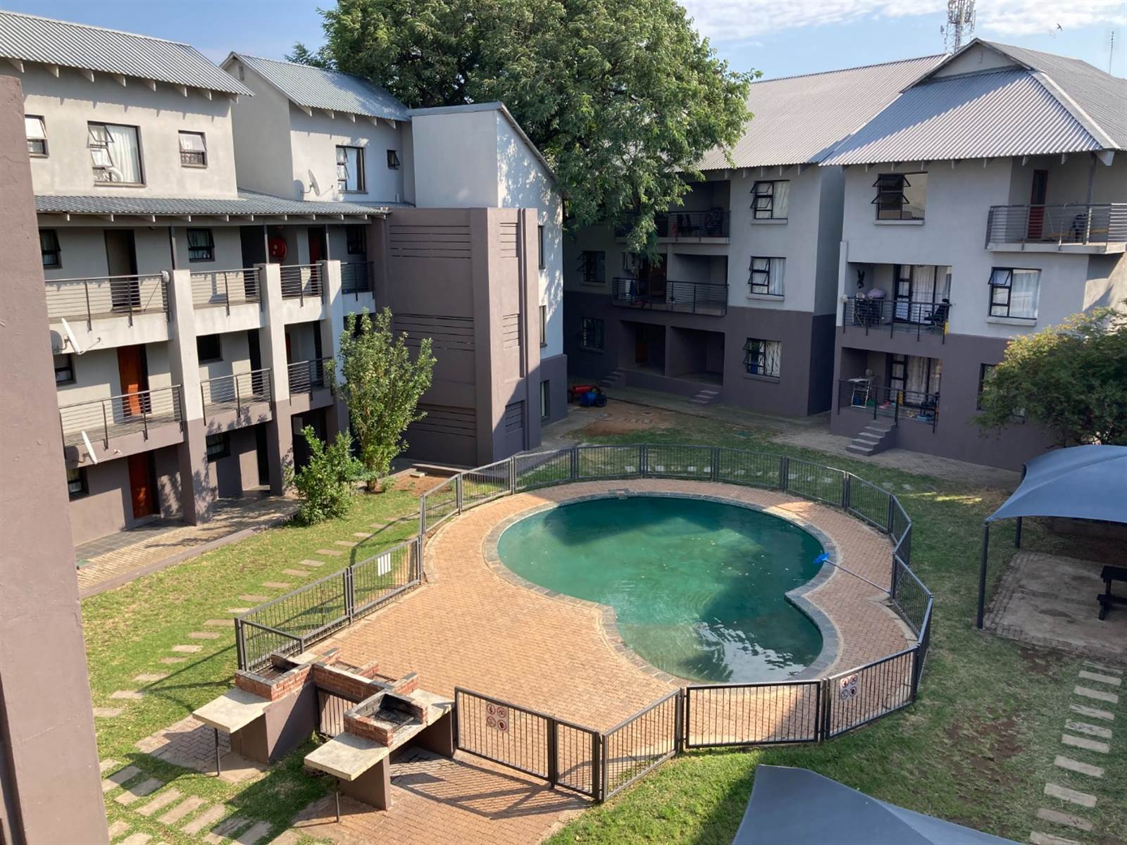 2 Bed Apartment in Hoedspruit photo number 1