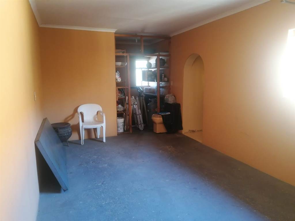 4 Bed House in Tlhabane photo number 22