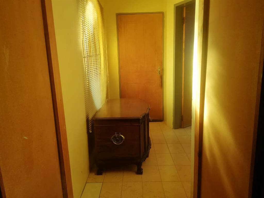 4 Bed House in Tlhabane photo number 8