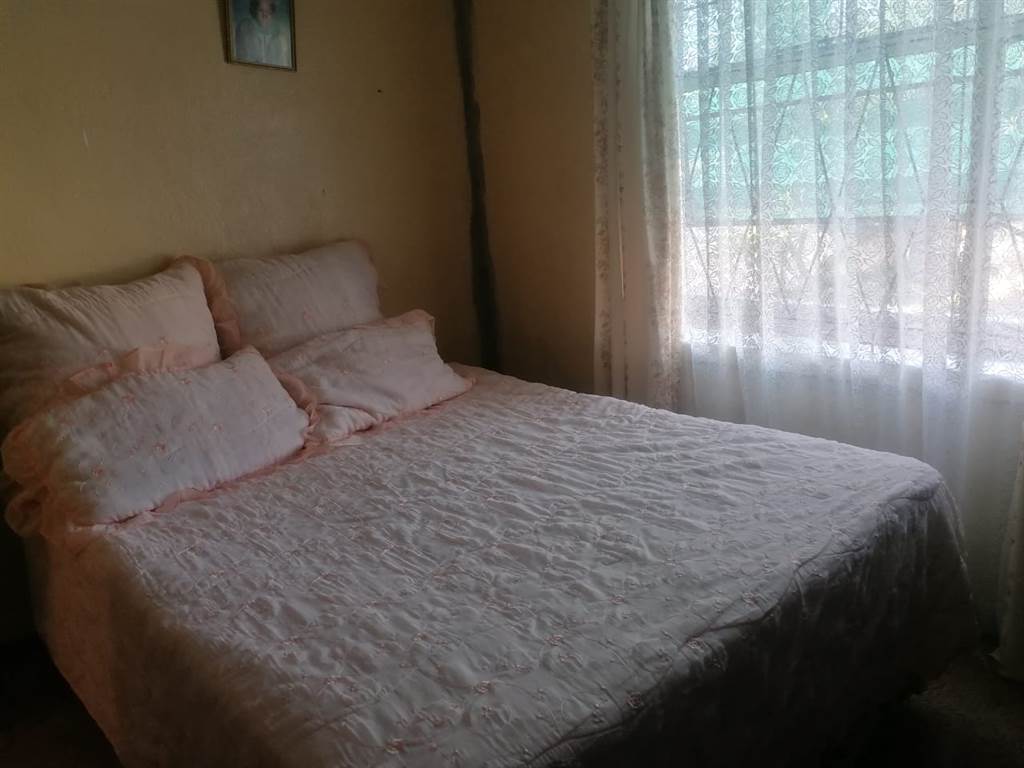 4 Bed House in Tlhabane photo number 13