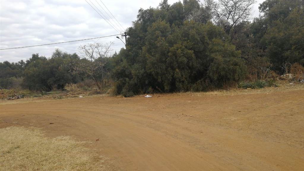 755 m² Land available in Zeerust photo number 2