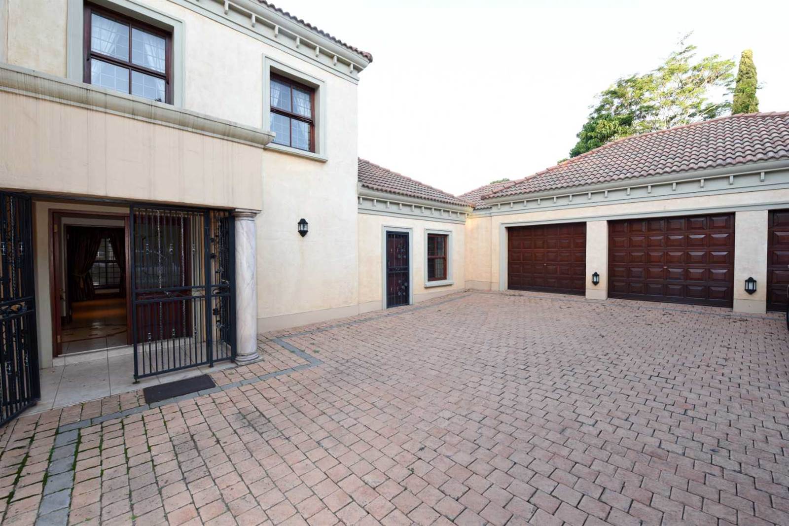 3 Bed Cluster in Atholl photo number 9