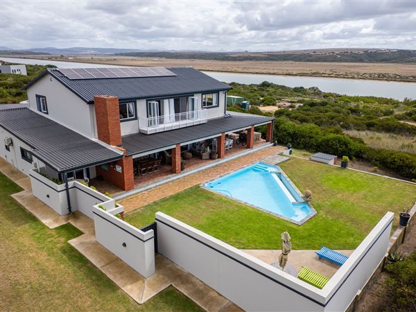 6 Bedroom House 6 Bedroom House