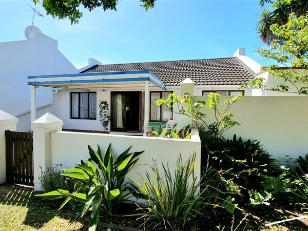 2 Bed Townhouse in Paradise Beach