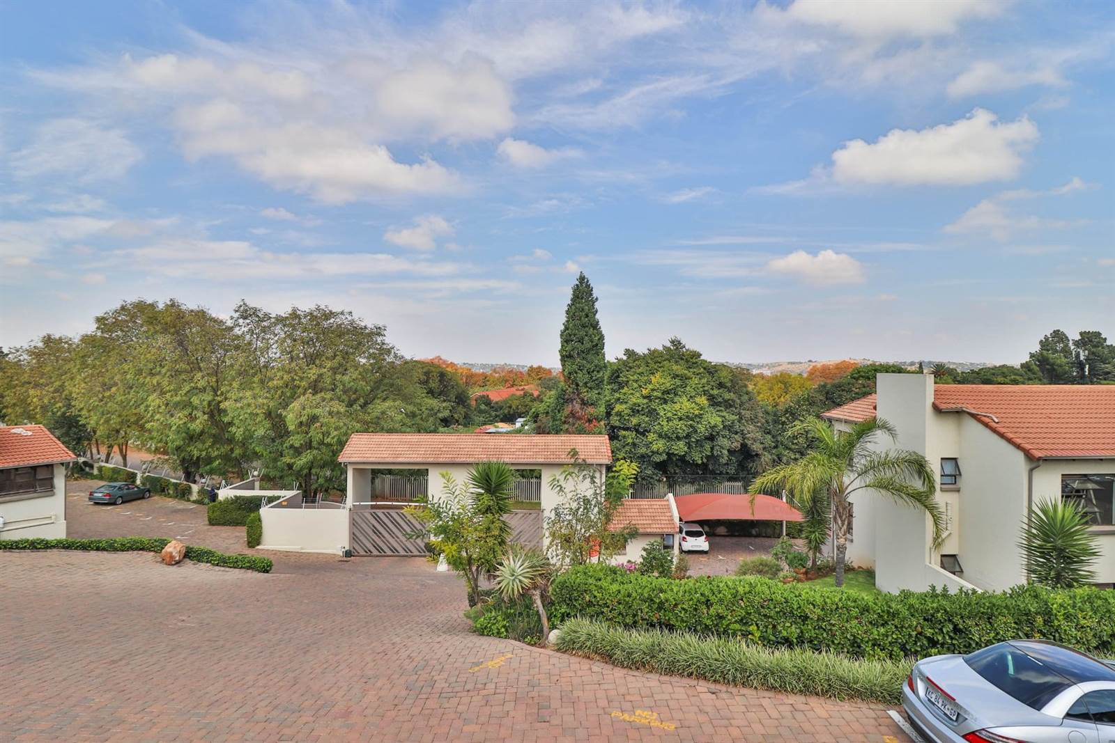 3 Bed Townhouse in Linksfield photo number 2