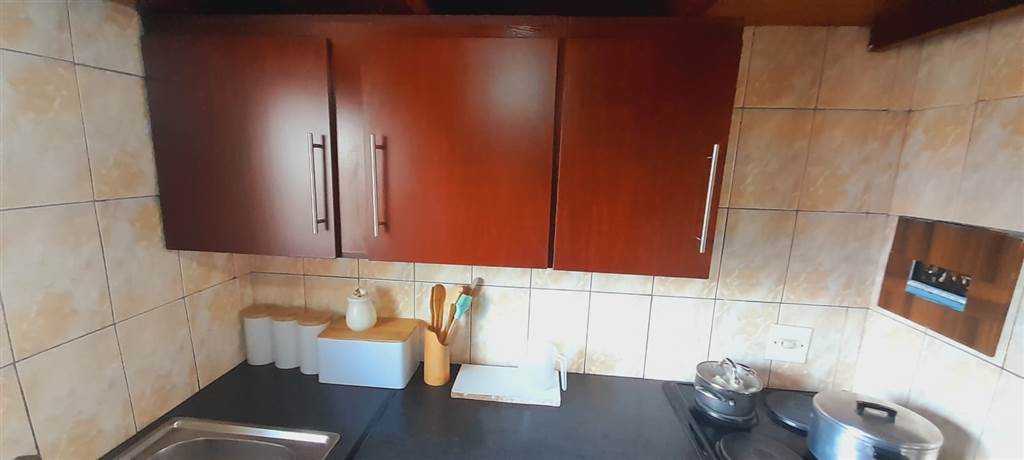 2 Bed Flat in Gezina photo number 15