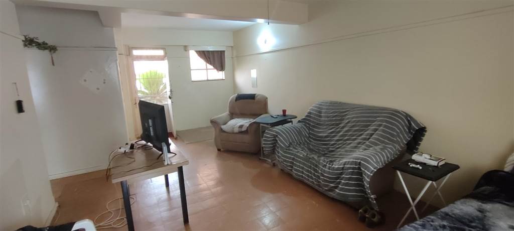 1 Bed Apartment in Stilfontein photo number 4