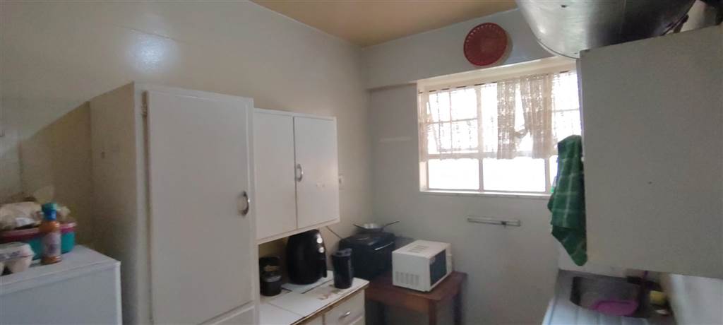1 Bed Apartment in Stilfontein photo number 7