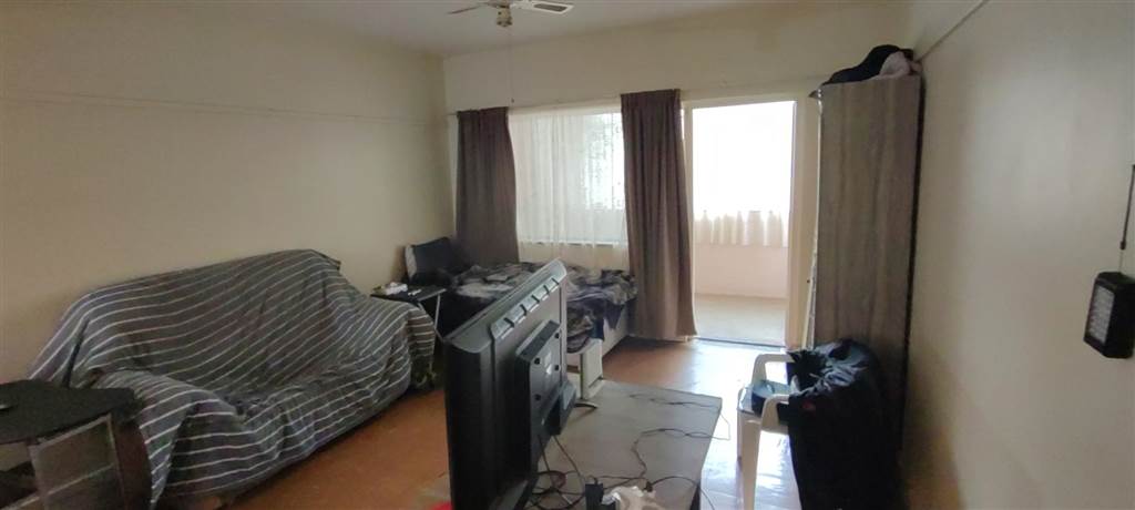 1 Bed Apartment in Stilfontein photo number 2