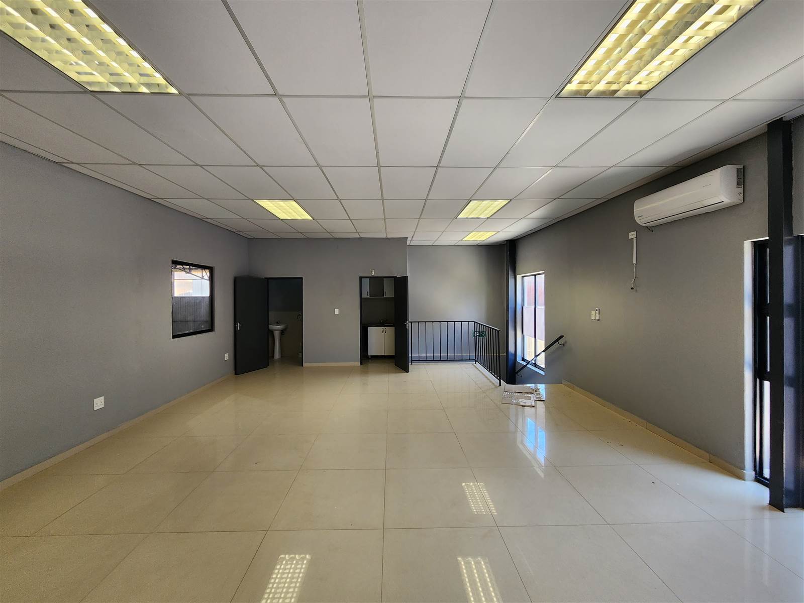 677  m² Industrial space in Roodepoort Central photo number 15