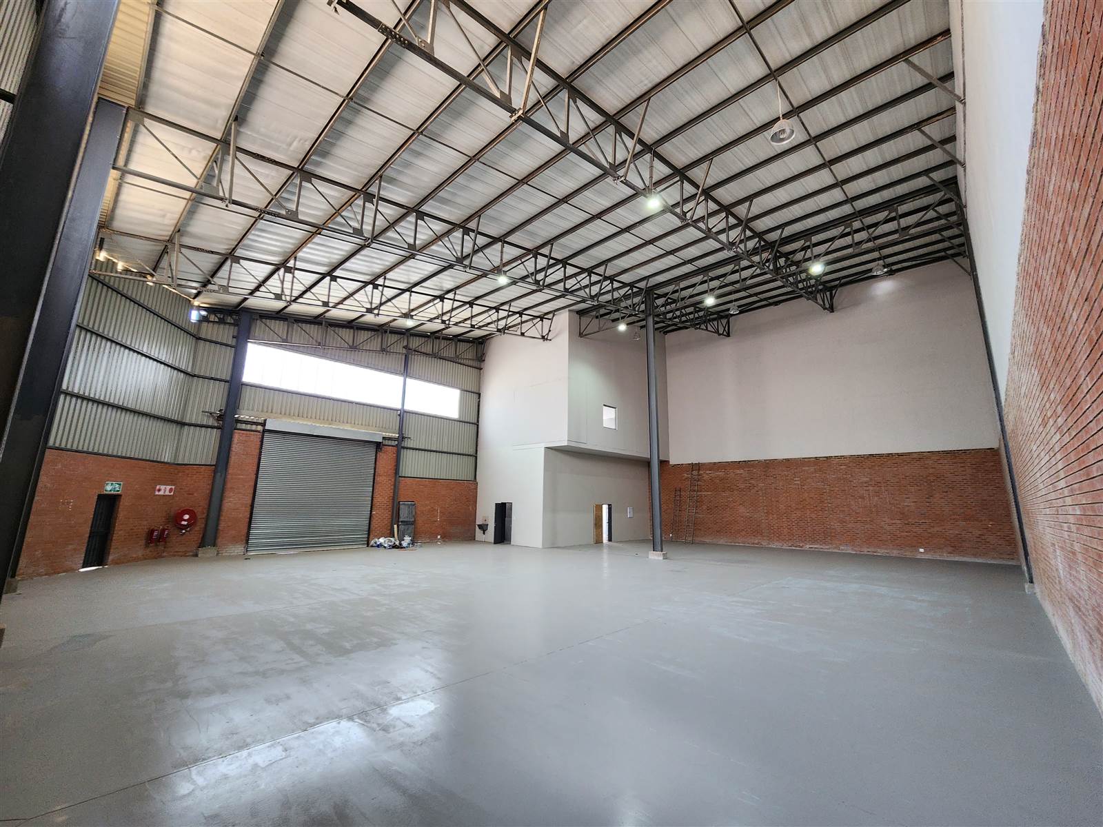 677  m² Industrial space in Roodepoort Central photo number 4