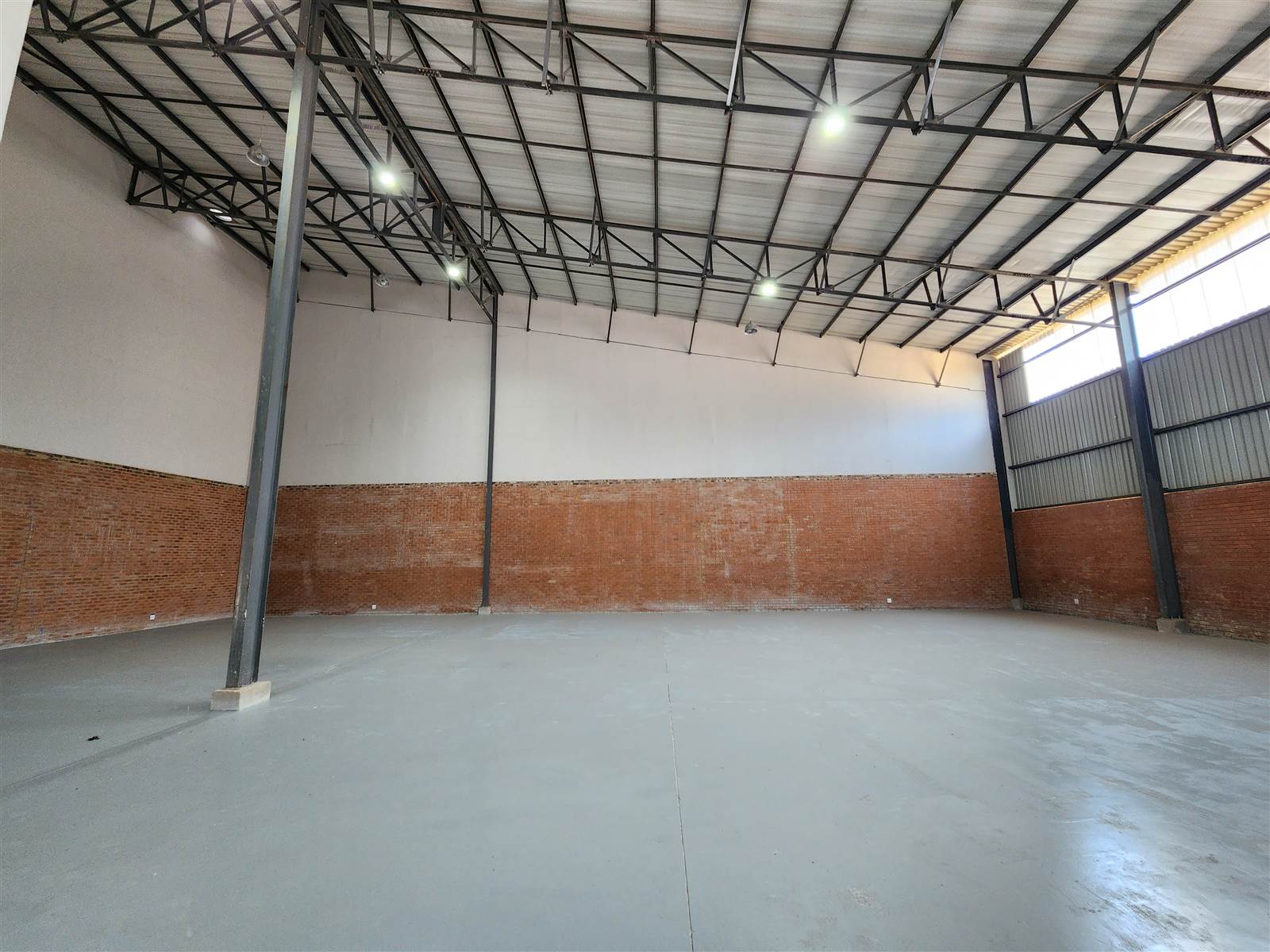 677  m² Industrial space in Roodepoort Central photo number 7