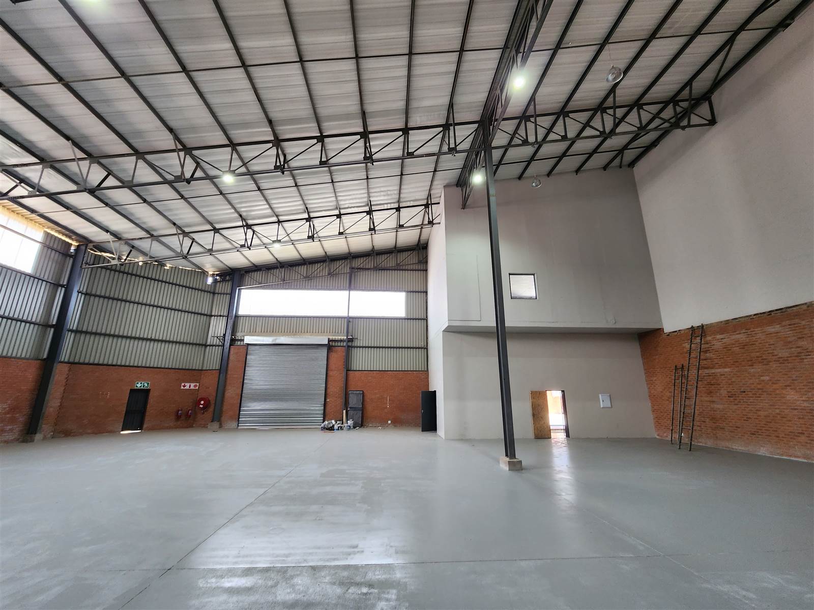 677  m² Industrial space in Roodepoort Central photo number 3