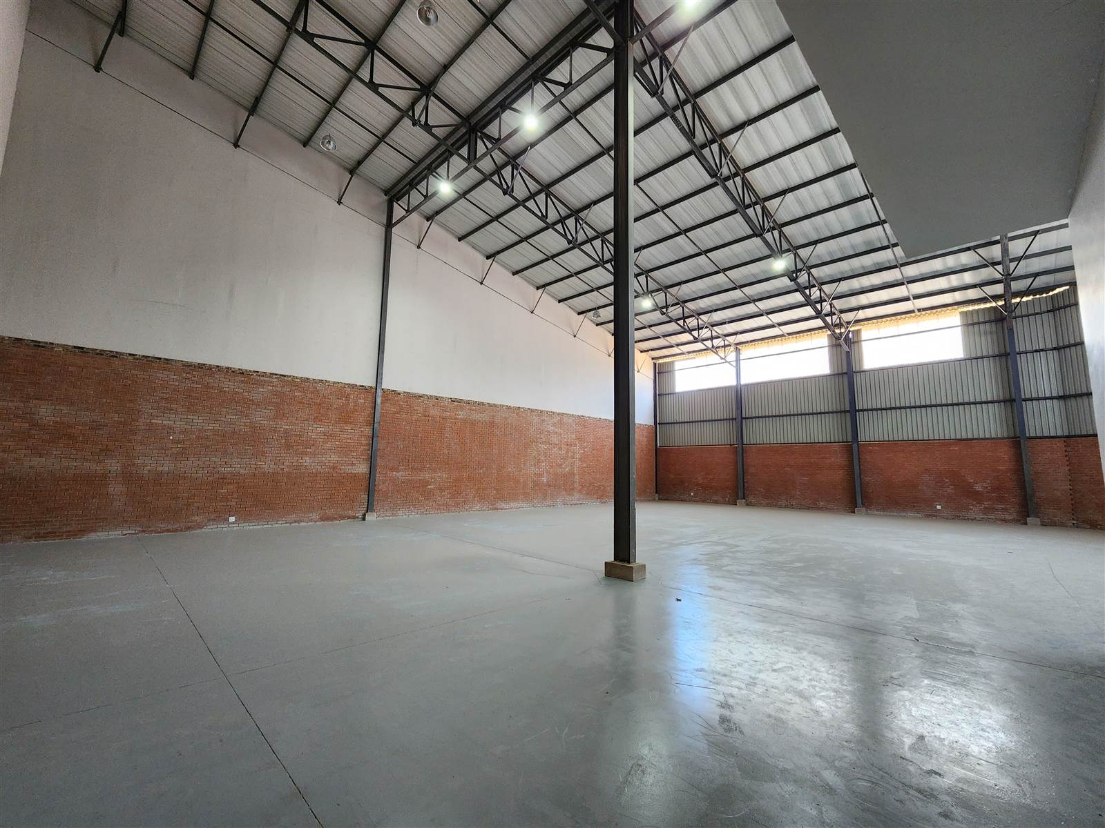 677  m² Industrial space in Roodepoort Central photo number 9