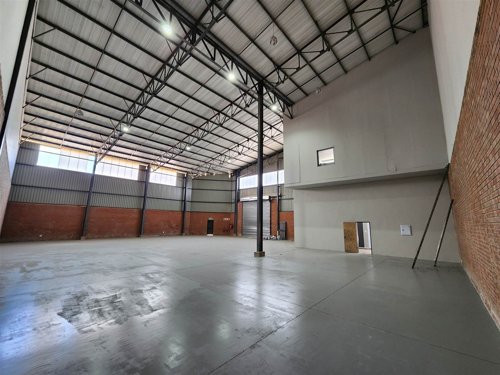 677  m² Industrial space in Roodepoort Central photo number 2
