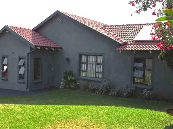 4 Bed House in Mulbarton