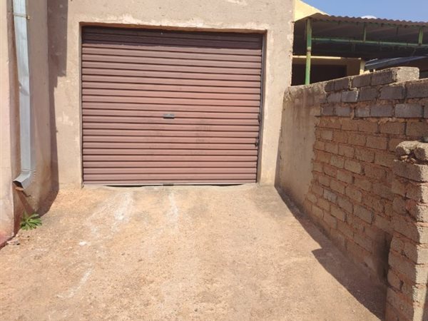 2 Bedroom House 2 Bedroom House