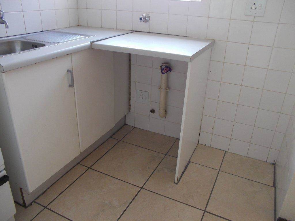 2 Bed Apartment in Potchefstroom Central photo number 13