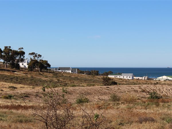 404 m² Land available in St Helena Views