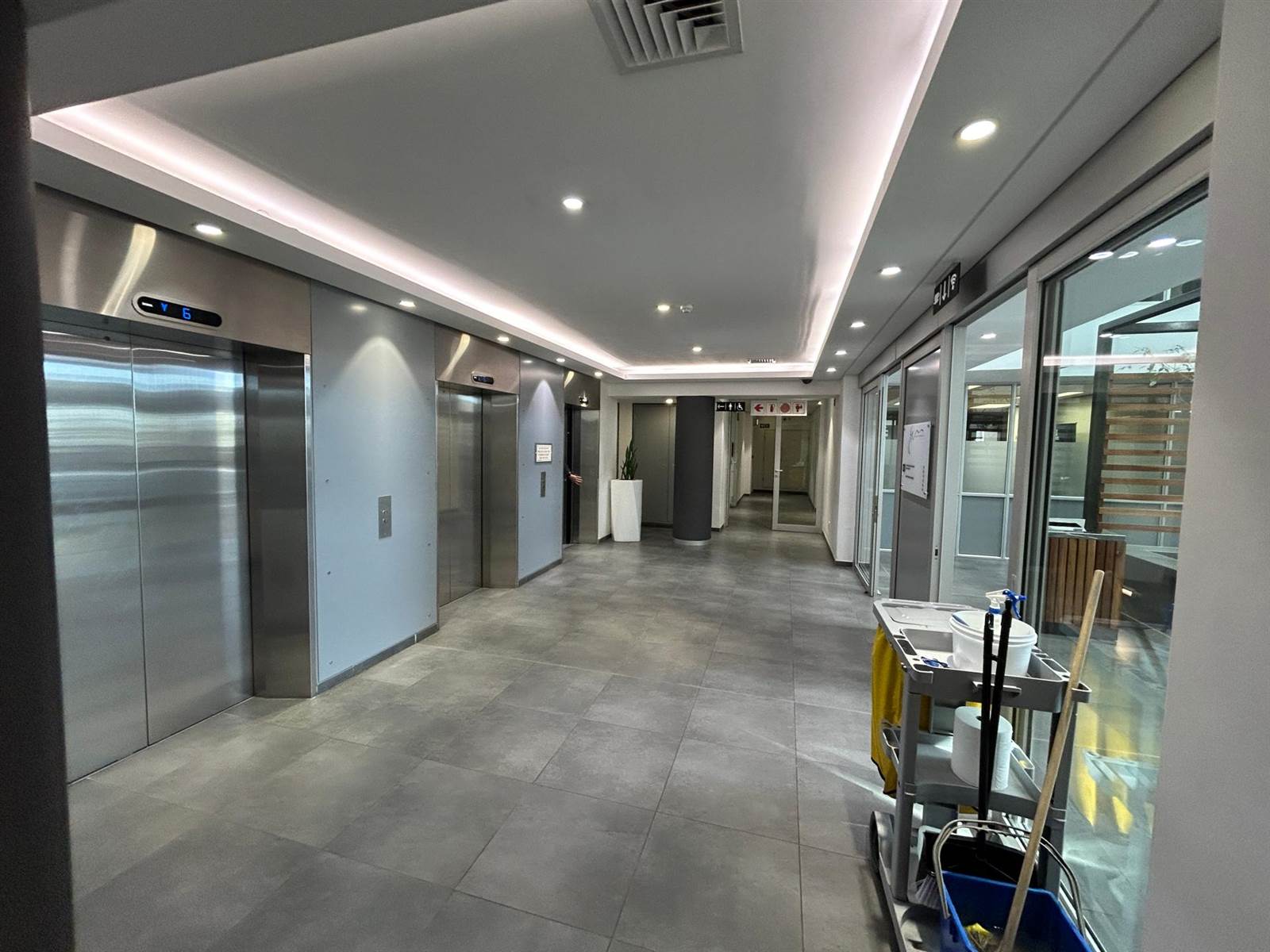 123  m² Office Space in Claremont photo number 4