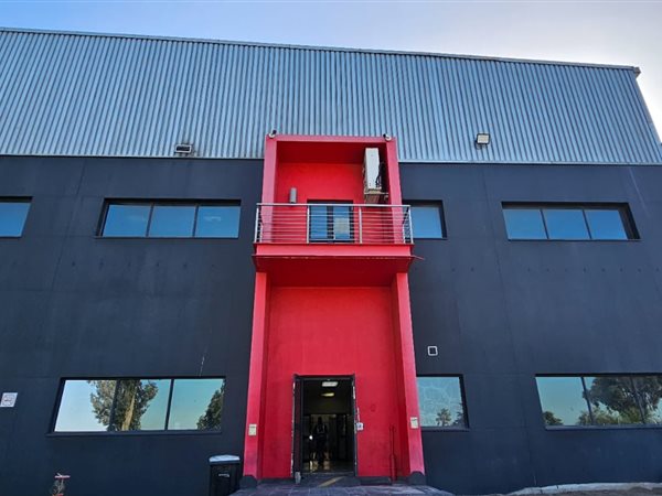 10 548  m² Industrial space