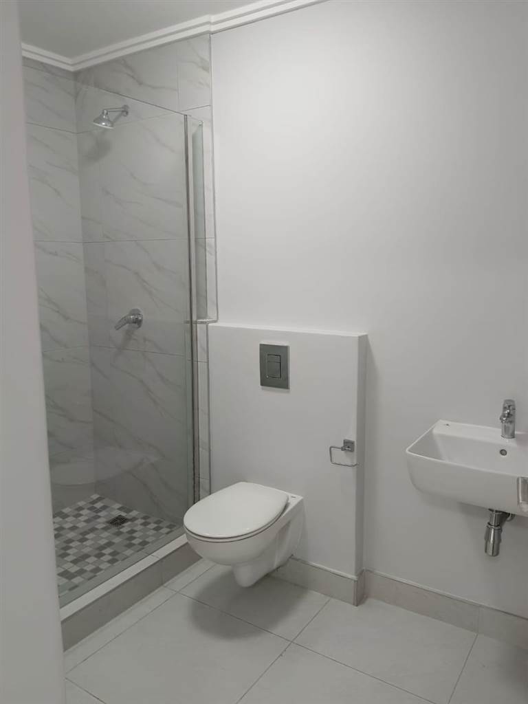 2 Bed Apartment in New Town Centre photo number 9