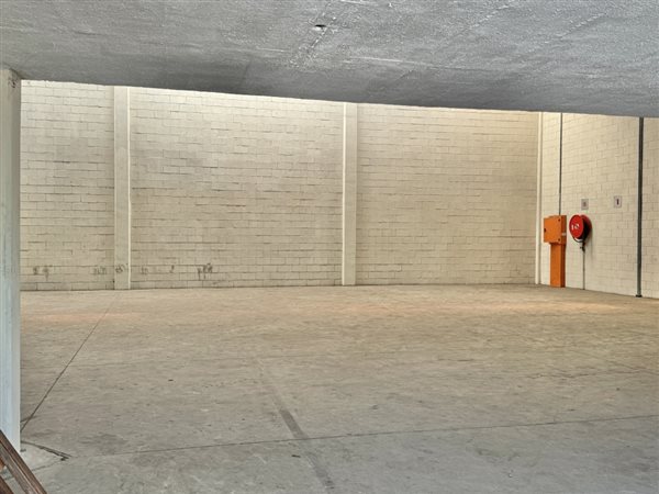 427  m² Industrial space