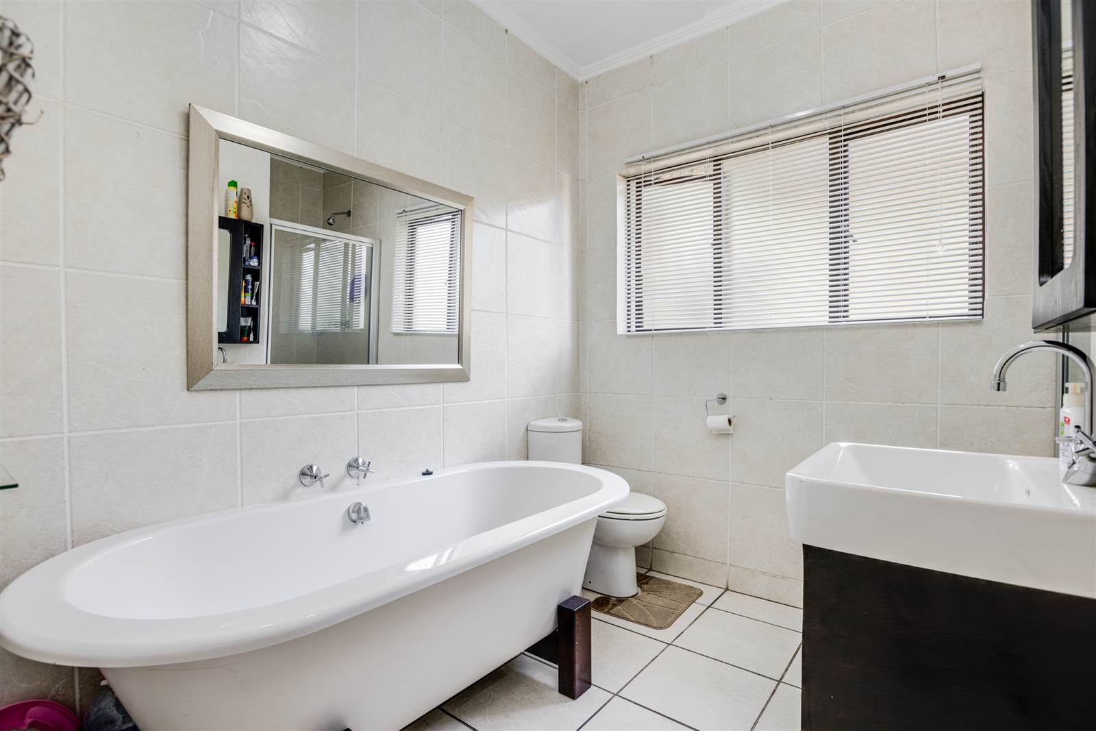 2 Bed Apartment in Sunninghill photo number 10