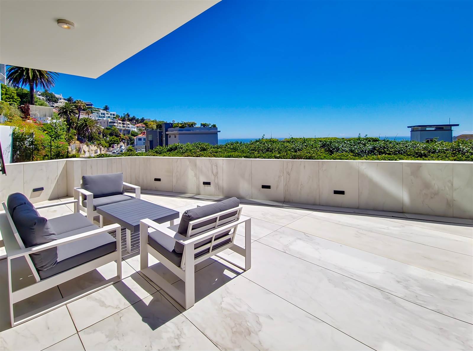 2 Bed Apartment in Bantry Bay photo number 16