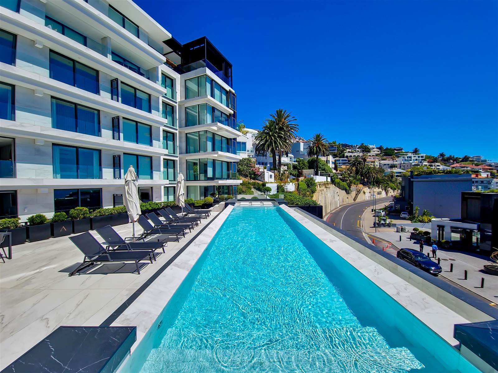 2 Bed Apartment in Bantry Bay photo number 1