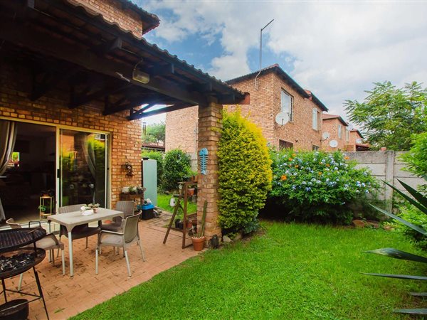 2 Bedroom Townhouse 2 Bedroom Townhouse