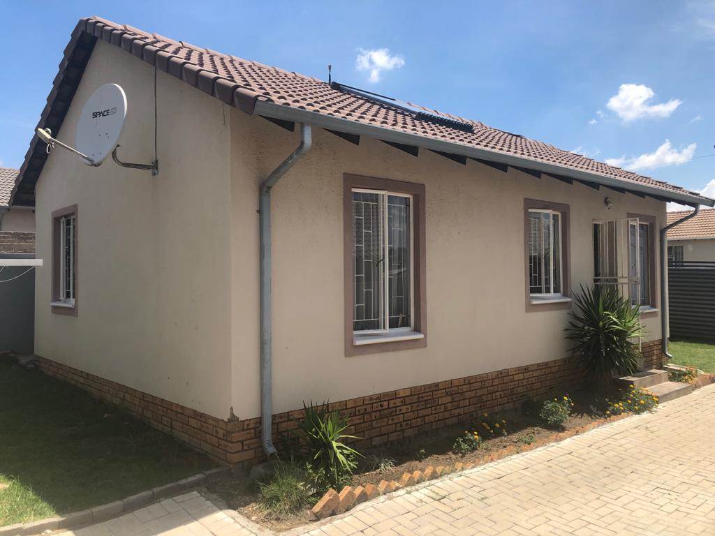 3 Bed House in Bloubosrand photo number 8