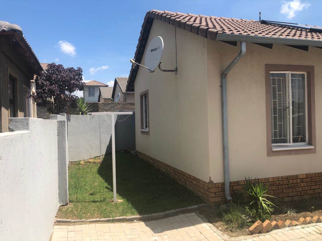3 Bed House in Bloubosrand photo number 5