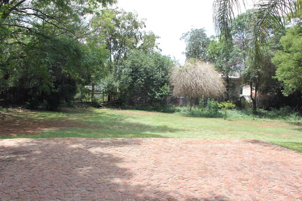 1276 m² Land available in Waterkloof photo number 5