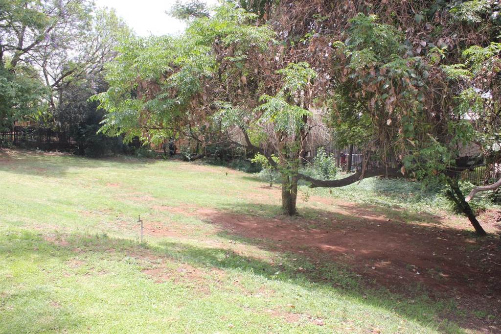 1276 m² Land available in Waterkloof photo number 2